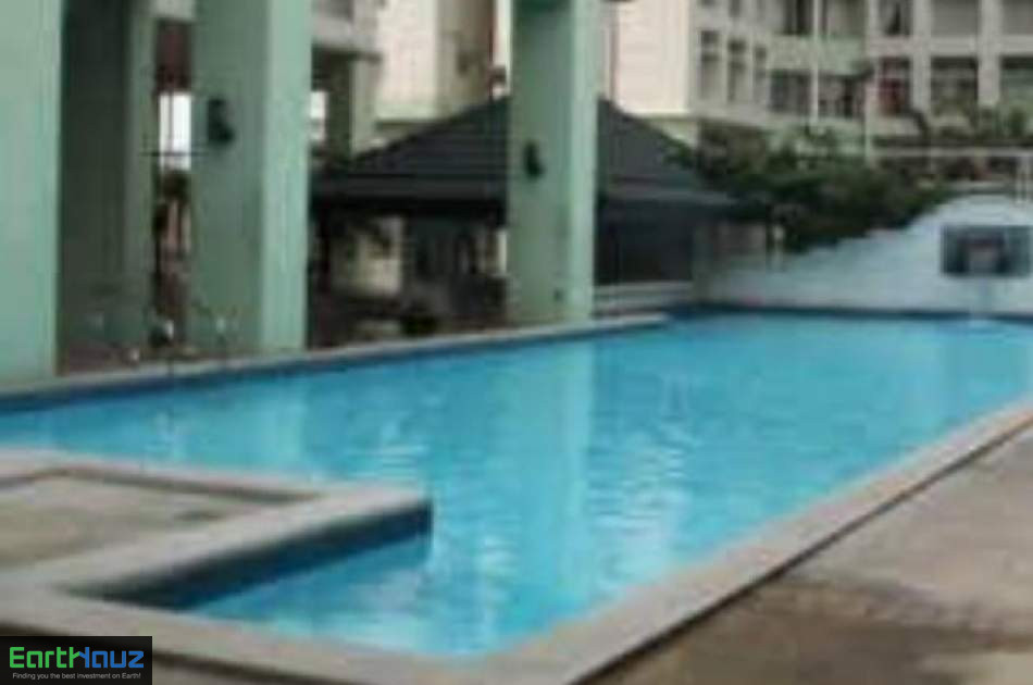 4BR Penthouse Condo in Kingswood, Makati