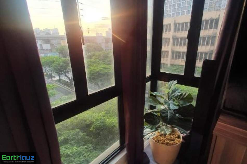 3BR Fully-Furnished Unit for Rent in Cityland 8 Makati (Newly Renovated)