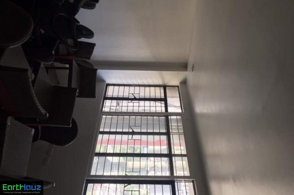Small building and various commercial spaces for Rent in Makati Avenue